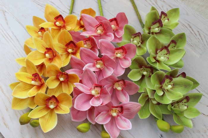 Искусственная орхидея цимбидиум