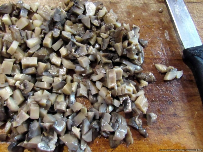 Грибы мелко нарезанные